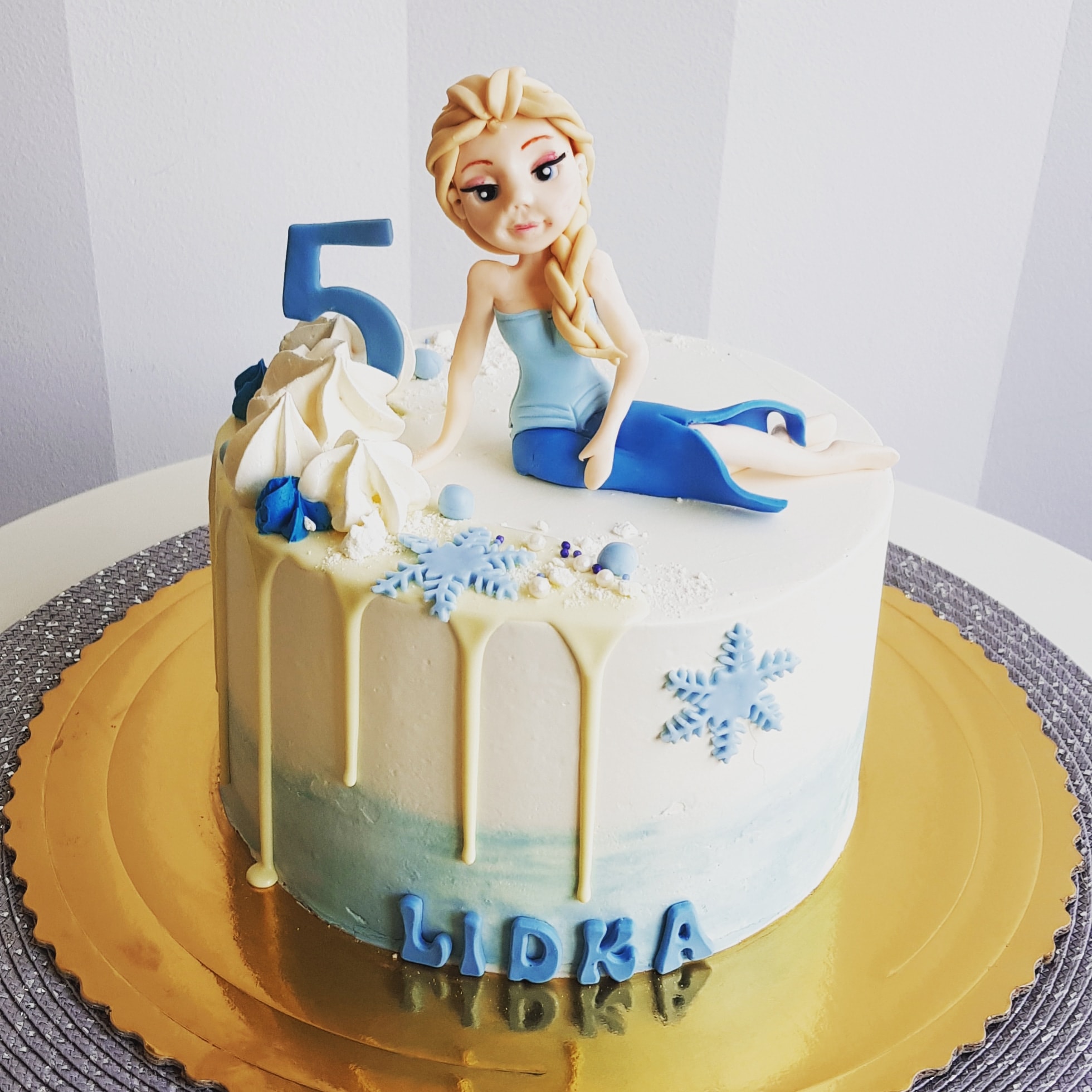 Elsa tort dla dziewczynki